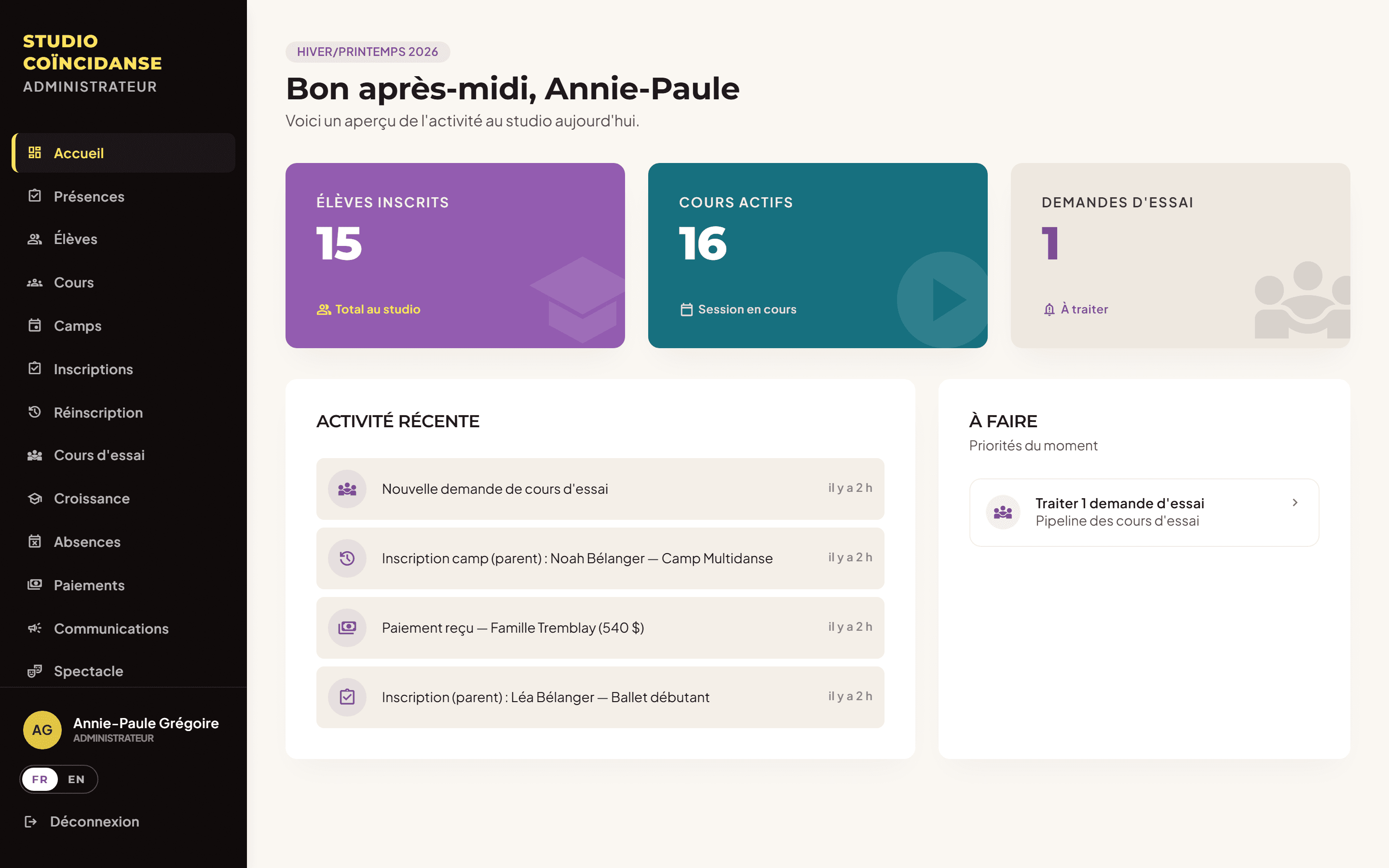 Tableau de bord Cadanse : élèves inscrits, cours actifs, demandes d'essai et activité récente du studio.